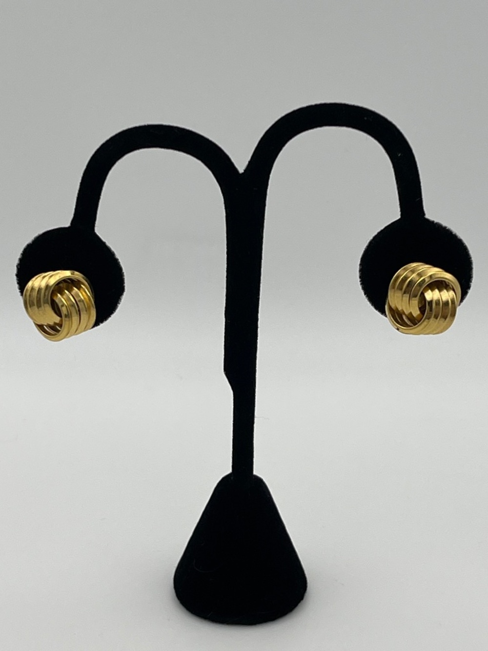 Trifari Gold Tone Love Knot Clip On Earrings Vintage 3/4"
